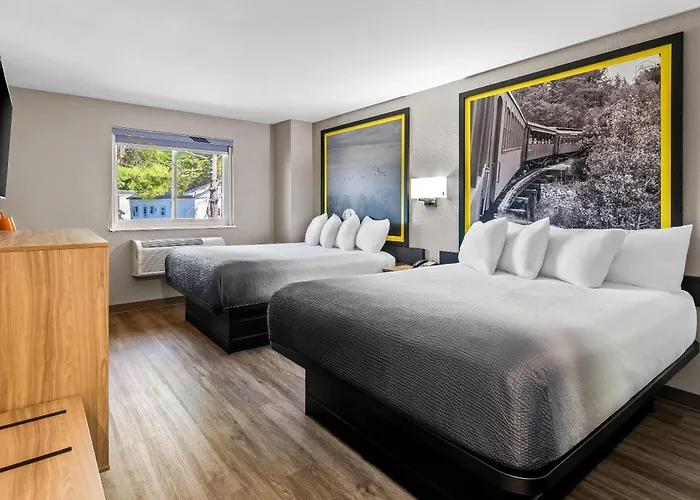 Super 8 By Wyndham Lewiston Auburn Area