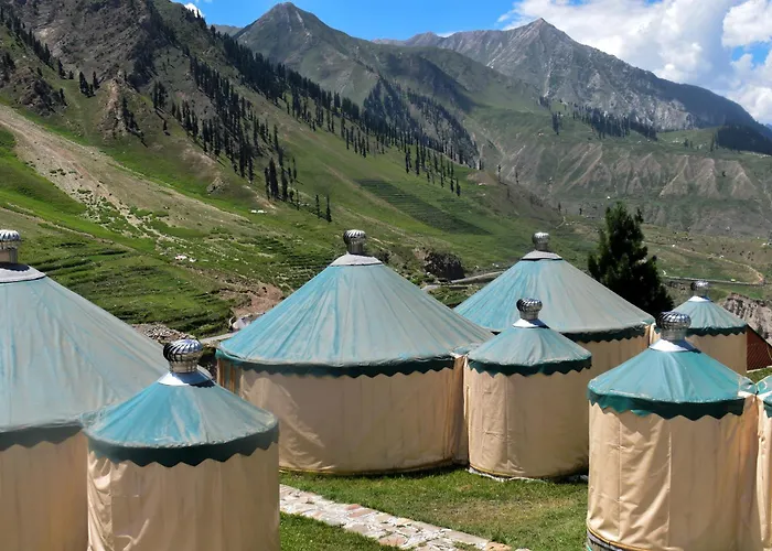 Roomy Mountain Top Resort, Batakundi