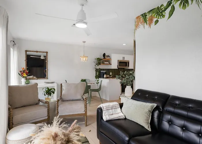 Siesta Key Condo - Beach, Pool & Village Fun!