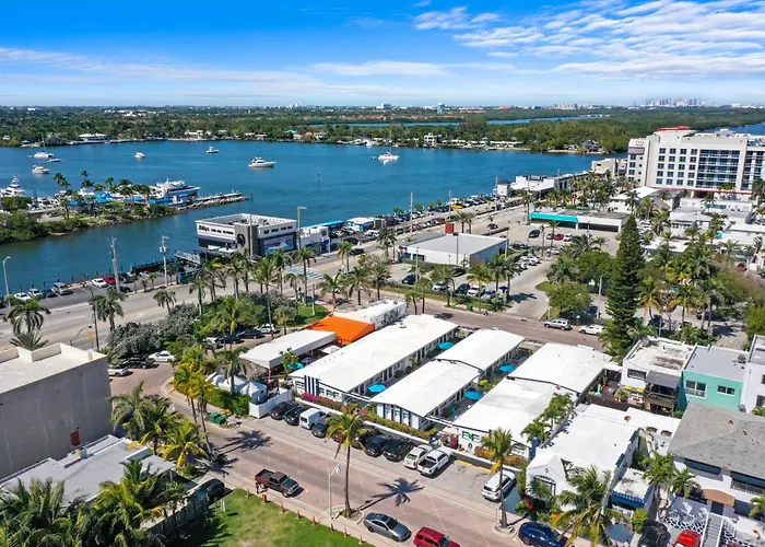 Hollywood Beach Suites And Hotel