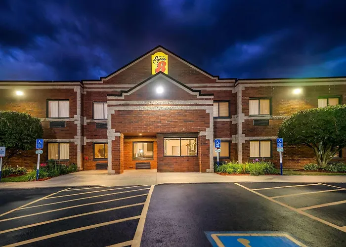 Super 8 By Wyndham Elgin
