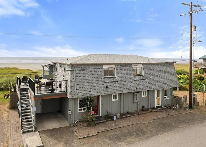Tide Pool Town Home, Entire House, Amazing Views!