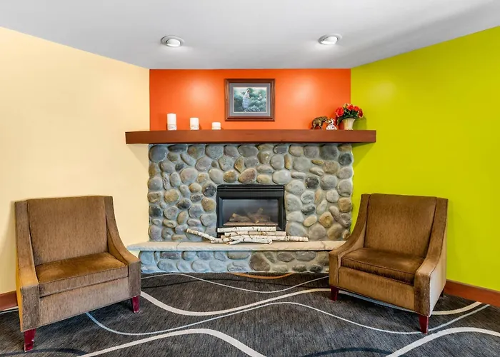 Econo Lodge Inn & Suites Eau Claire South