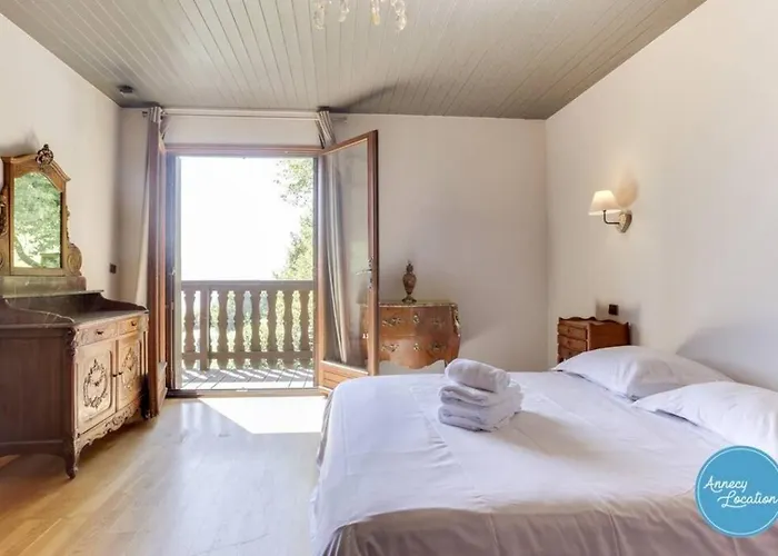 Bergerie Loft Apartment With Panoramic Lake