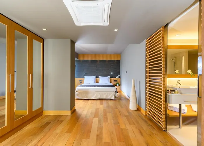 Alexander Beach Hotel & Spa