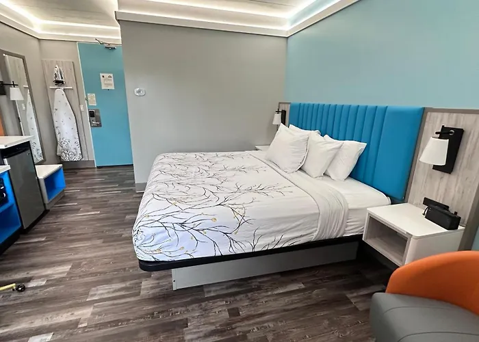 Days Inn By Wyndham Southington