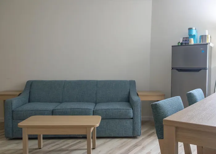 New 2026-Ocean Sands Beach Boutique Inn-24Hr Sauna And Salt-Mineral Pool-Free Beach Bikes And Famous Beach-Fresh Baked Cookies-Popcorn-In Room Bathrobes-Sunscreen-65 Inch Tvsnetflix-Bedside Candy-Free Laundry- 4 Grand Black Beds-Call & Save-1-252-Aha