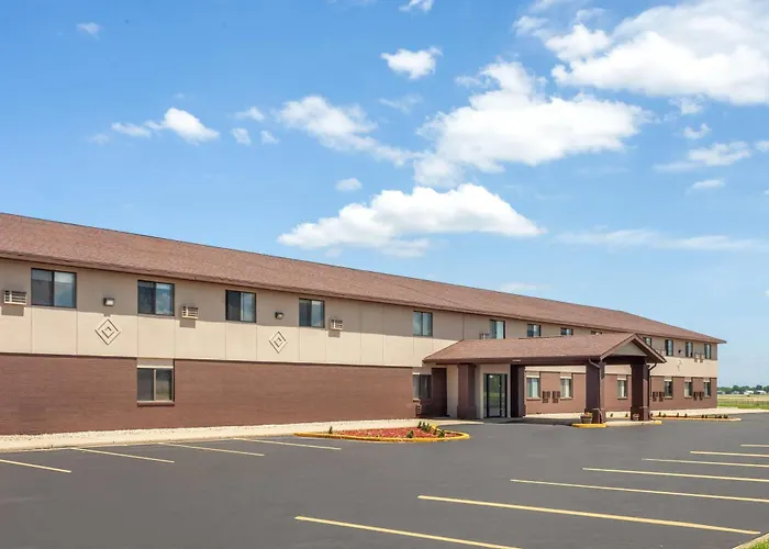 Baymont By Wyndham Oshkosh Airport