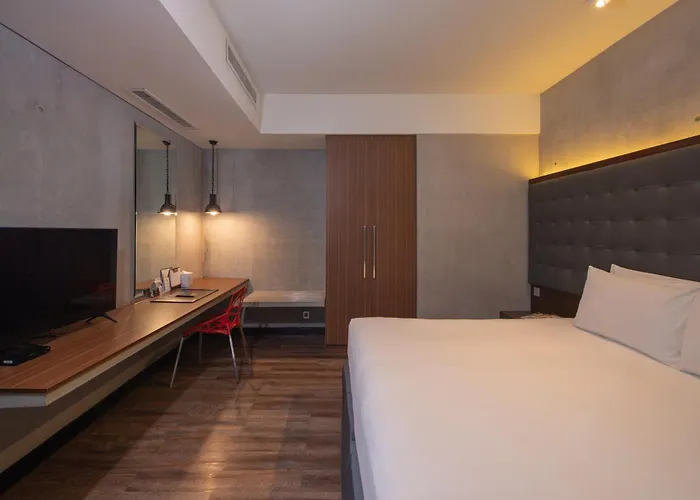 The B Hotel Quezon City