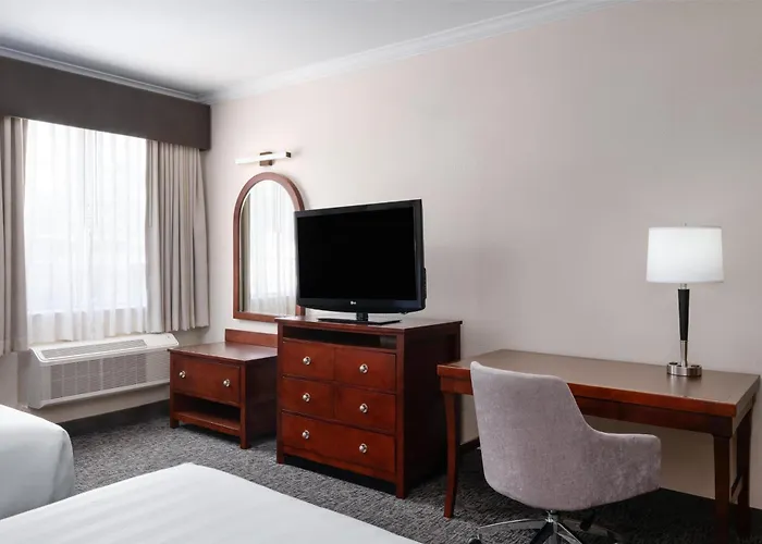 Best Western Plus Downtown Inn&Suites