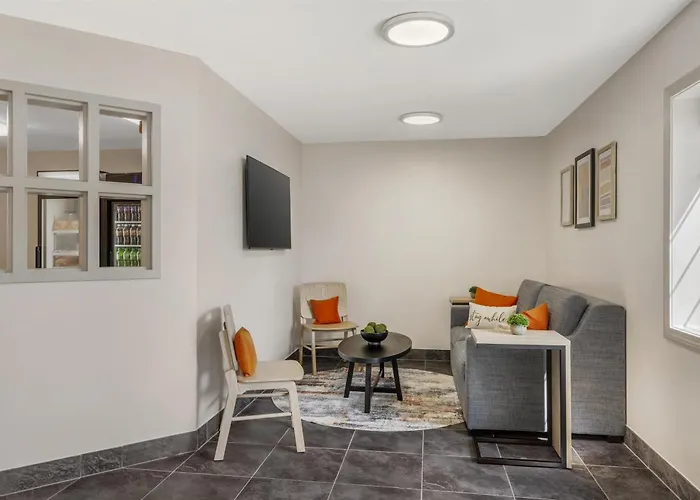 Sonesta Simply Suites Boston Burlington