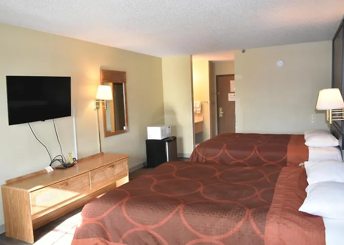 Super 8 By Wyndham Carthage
