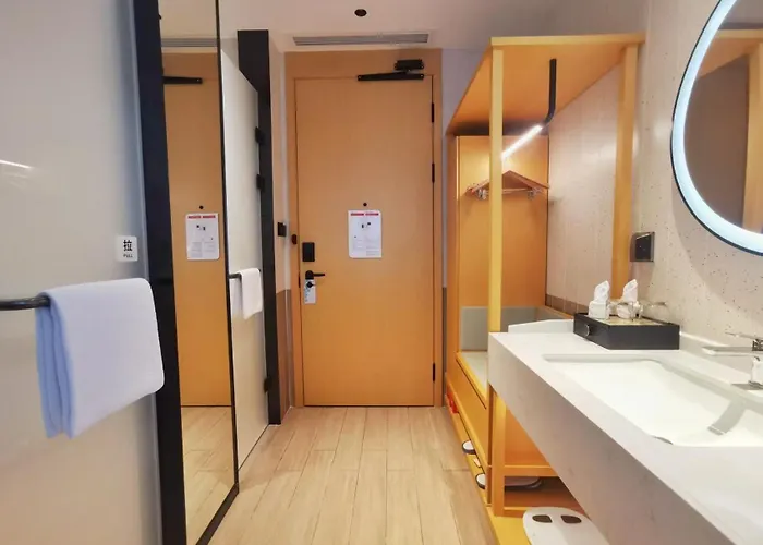 Hilton Garden Inn Shenzhen Airport