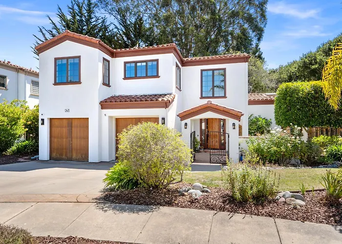 Gorgeous Santa Cruz Villa - Modern Beachside Paradise With New Hot Tub & Fast Wi-Fi