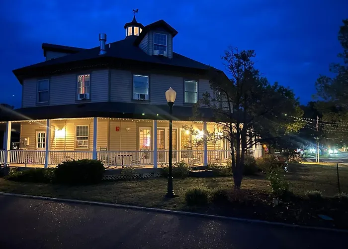 The Currier Inn