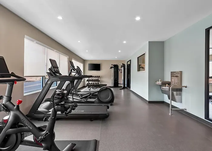 Everhome Suites El Paso Airport Near Fort Bliss By Choice Hotels