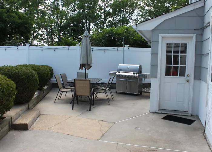 Gorgeous Beach House With Large Pool & Private Beach, Just 3 Blocks Away!!
