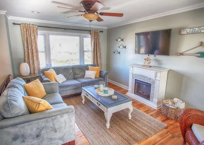 Gorgeous Beach House With Large Pool & Private Beach, Just 3 Blocks Away!!
