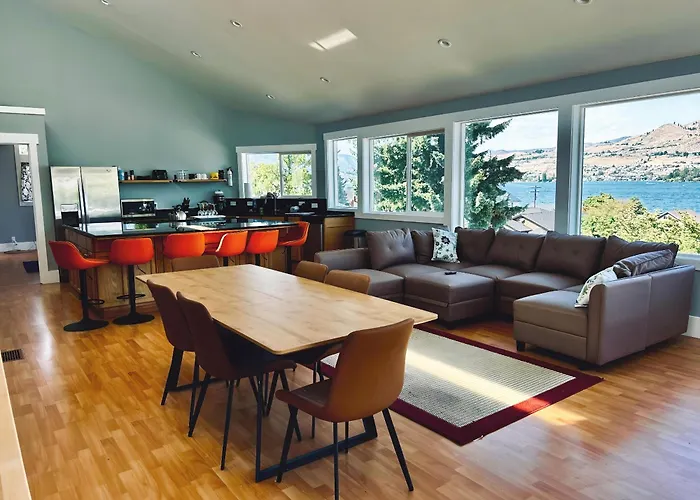 Water Street Retreat