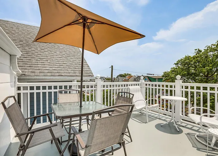 Stroll To Ocean Grove Boardwalk & Beach: Sleek Apt