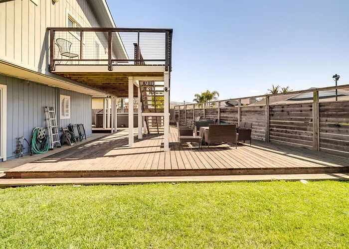 Walk To Poplar Beach: Cozy Coastal Getaway W/ Yard