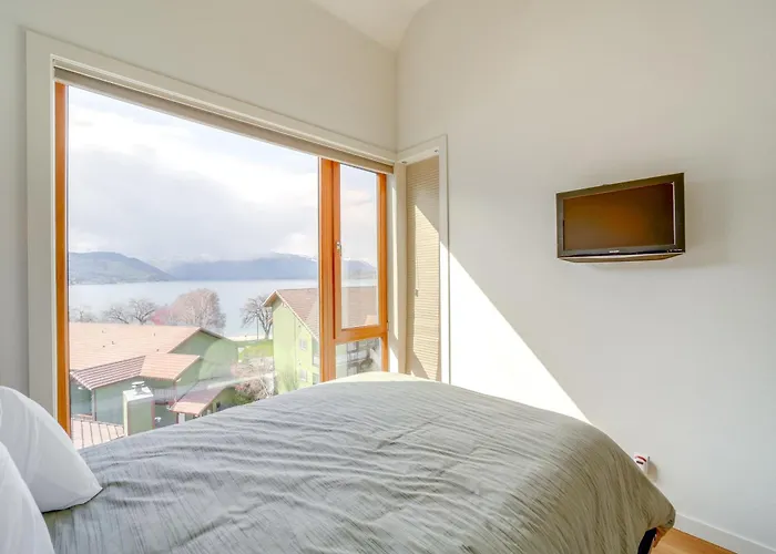 Unique Top-Level Condo With Amazing Lake Views!