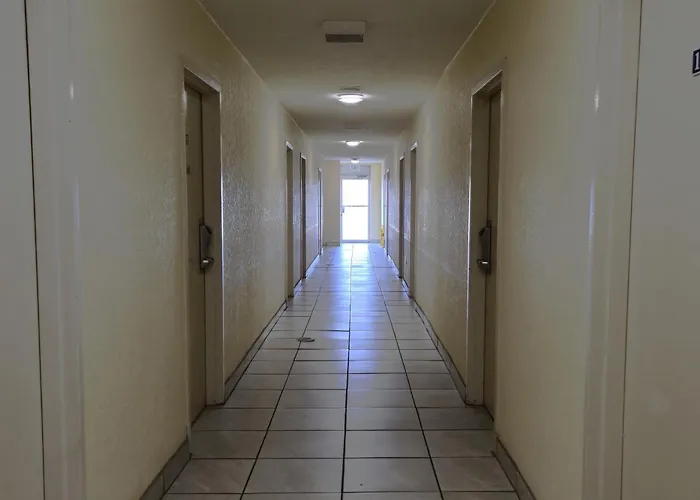 River Valley Inn And Suites