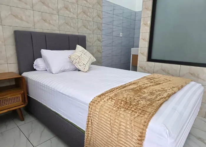 Kerti Beach Bungalow And Restaurant