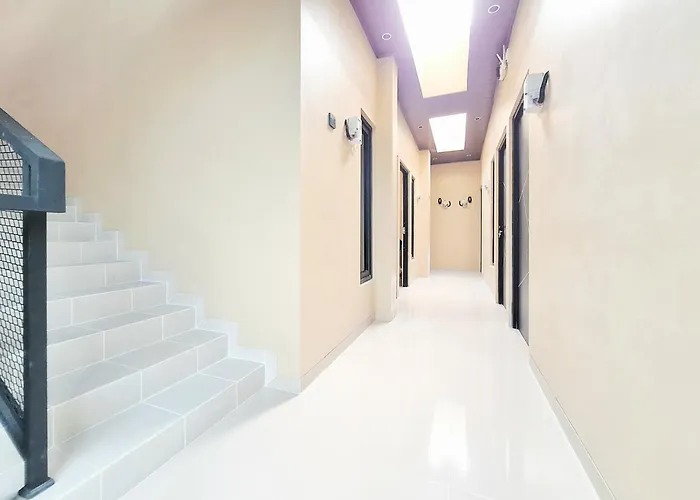Reddoorz Syariah At Dna Home Seturan Yogyakarta