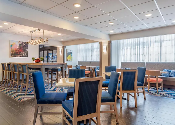 Hampton Inn Akron-South