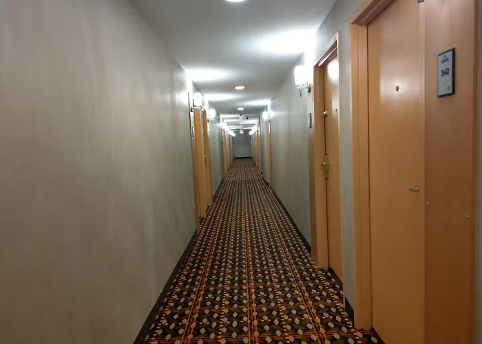 Days Inn By Wyndham Edmonton Downtown