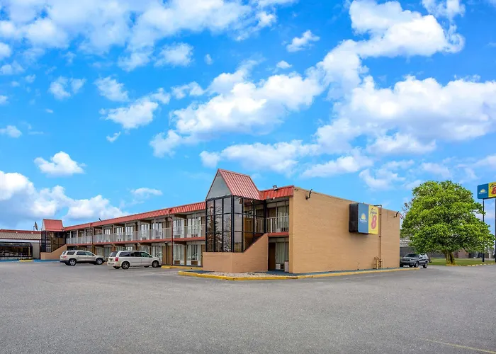 Super 8 By Wyndham Perrysburg-Toledo
