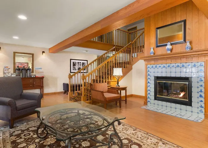 Country Inn & Suites By Radisson, Holland, Mi