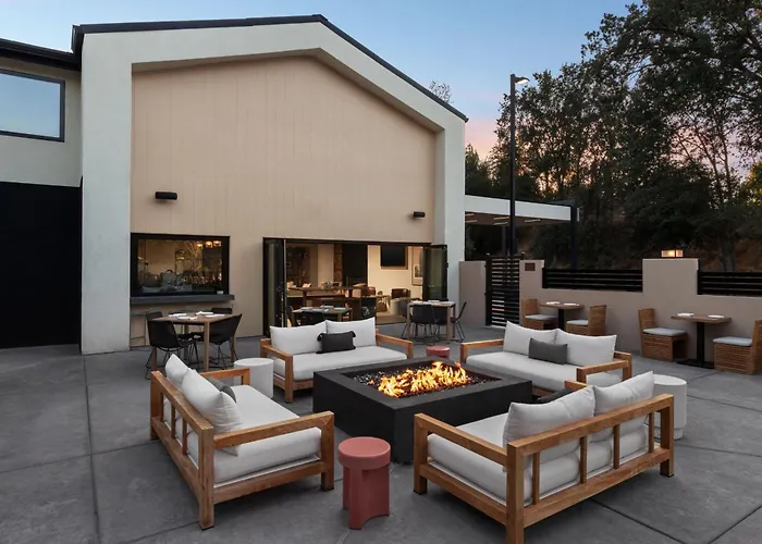 The Inelle, Oakhurst Yosemite, A Tribute Portfolio Hotel