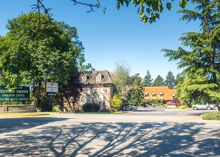 Riverside Inn