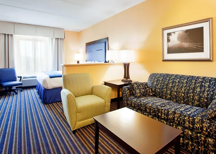 Holiday Inn Express & Suites Wilmington-Newark By Ihg