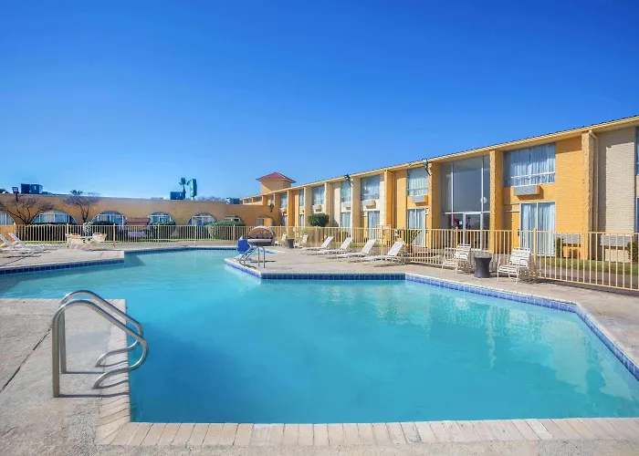 Days Inn By Wyndham Del Rio