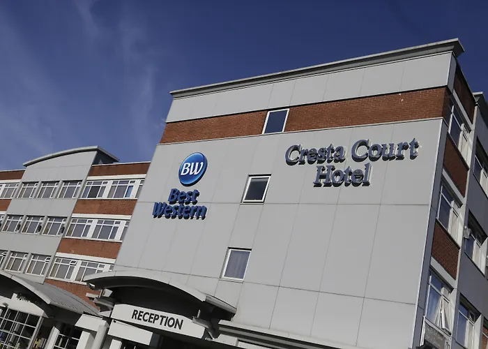 Cresta Court Hotel