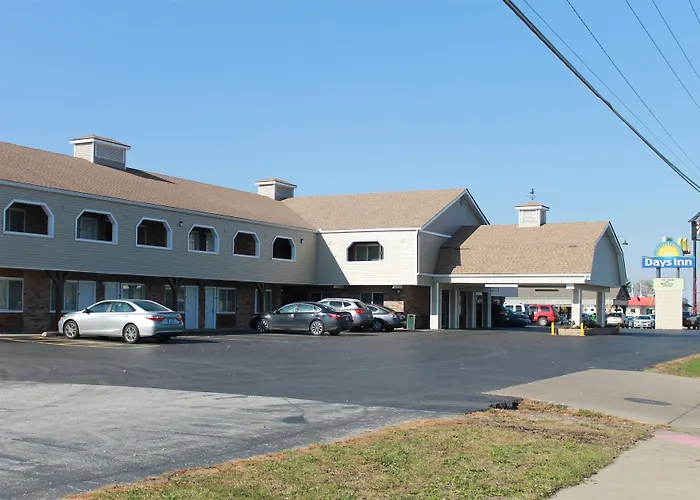 Days Inn By Wyndham Davenport Ia