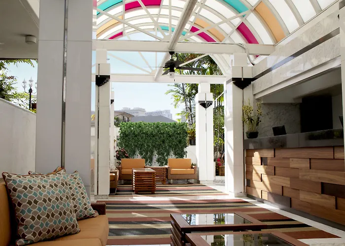 Oasis Hotel Waikiki