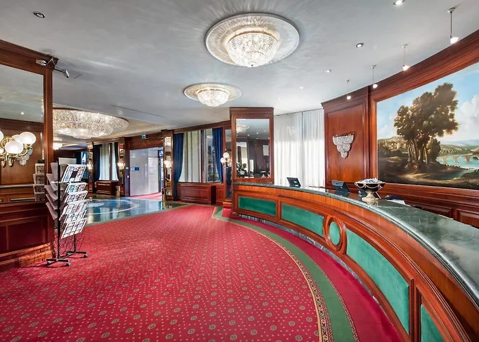 Royal Hotel Carlton