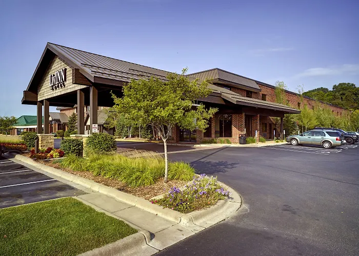 Livinn Hotel Minneapolis North / Fridley