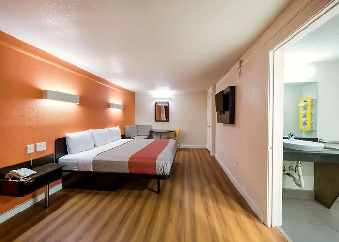 Motel 6-Dallas, Tx - Farmers Branch