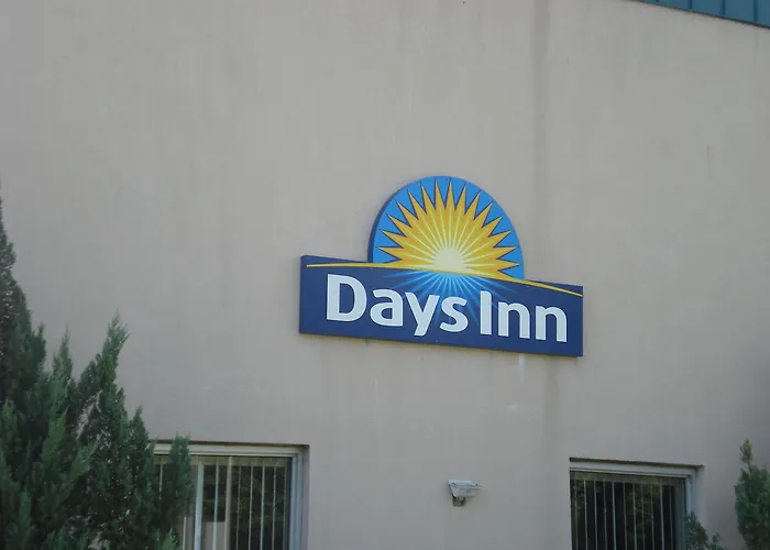 Days Inn By Wyndham West Point