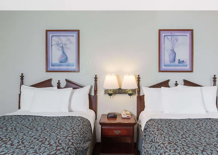 Days Inn By Wyndham West Point