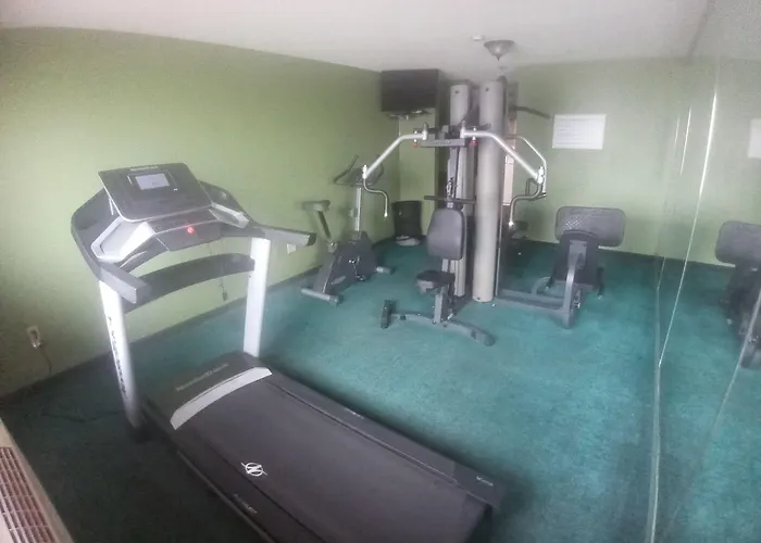 Quality Inn & Suites Grinnell Near University