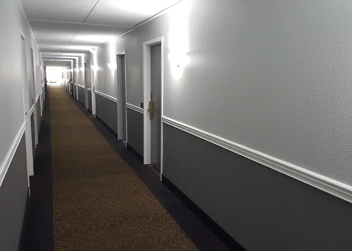 Ramada By Wyndham Henderson/Evansville