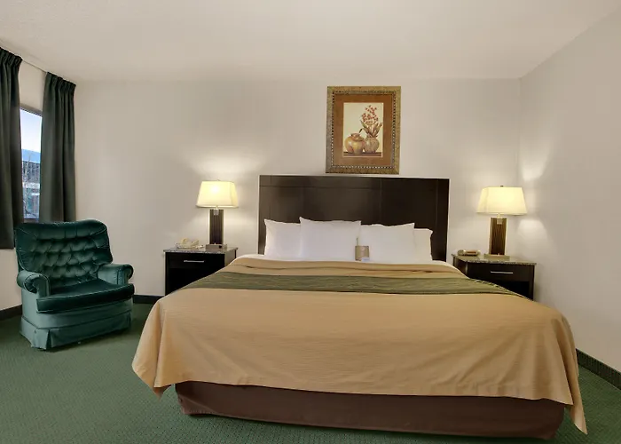 Comfort Inn & Suites Edmonton Downtown