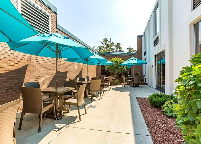 Country Inn & Suites By Radisson, Traverse City, Mi