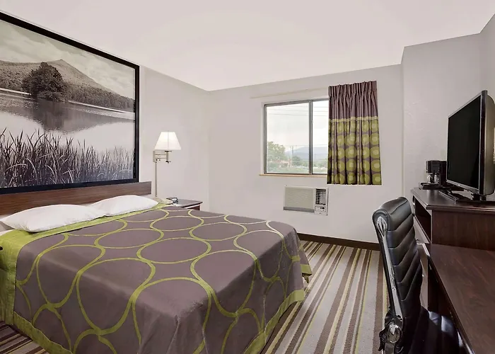 Super 8 By Wyndham Waynesboro